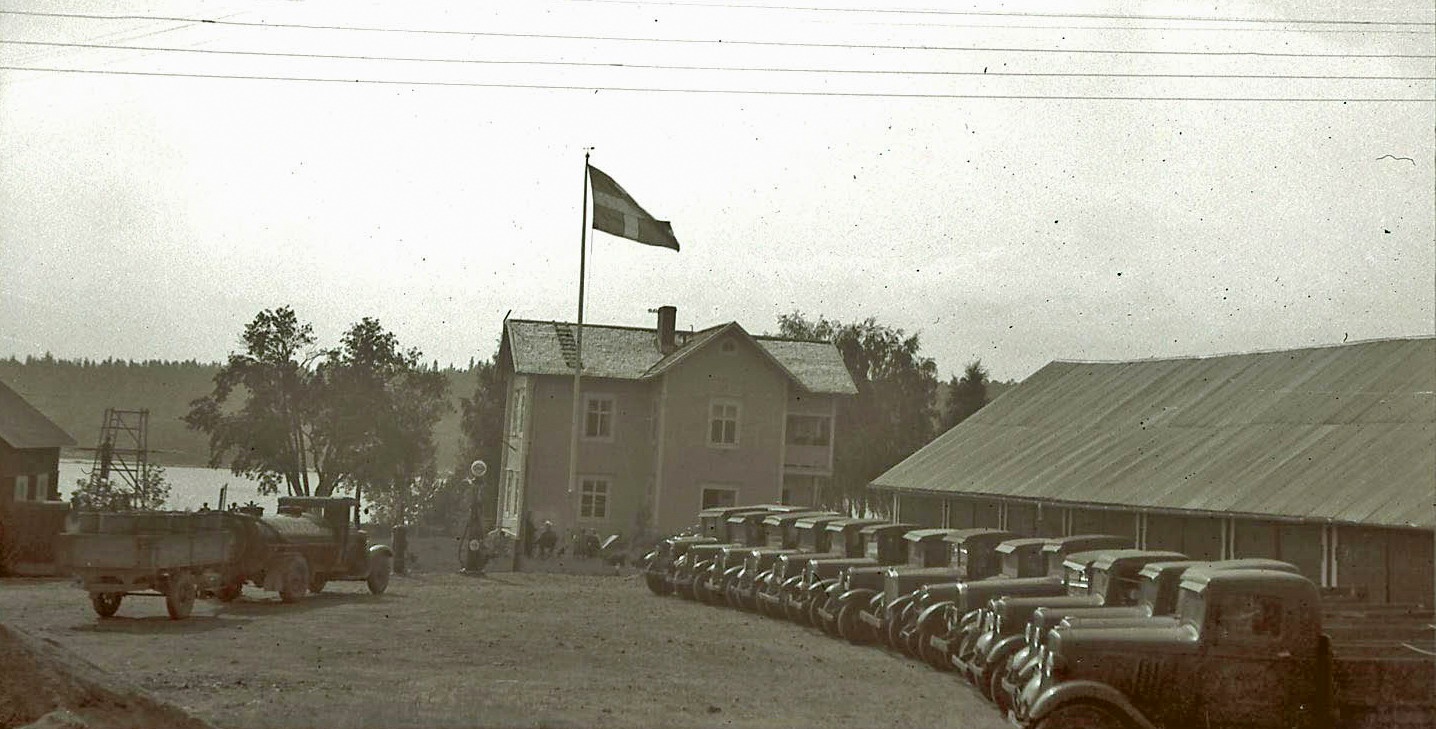1931ca_ursviken_lastbilarna.jpg (large)